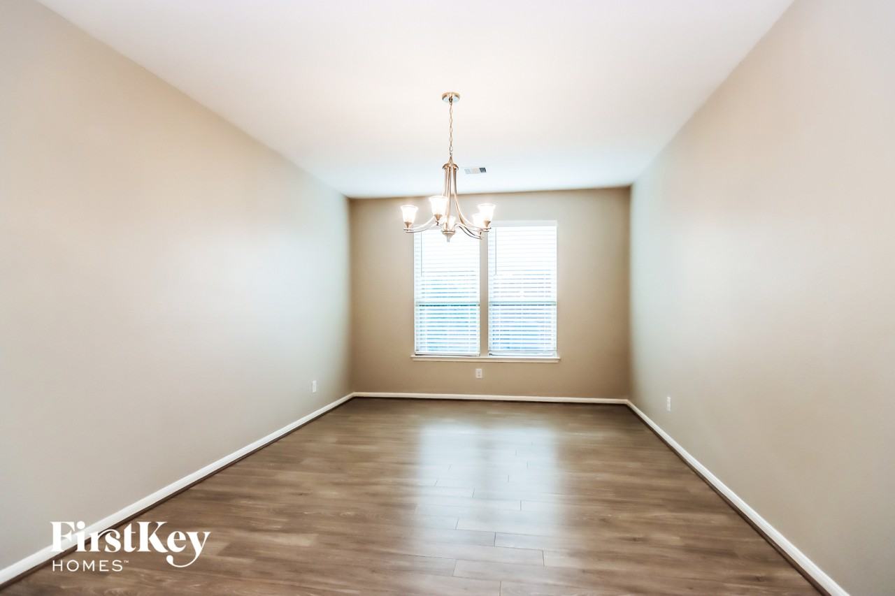 25515 Kensington Lake Dr - Photo 5 of 15