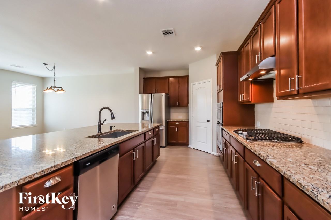 25515 Kensington Lake Dr - Photo 7 of 15