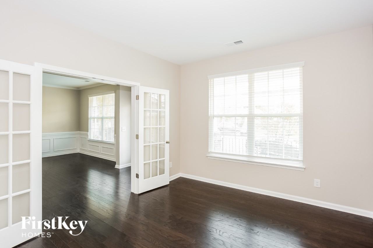 15516 Laverack Ln - Photo 5 of 15