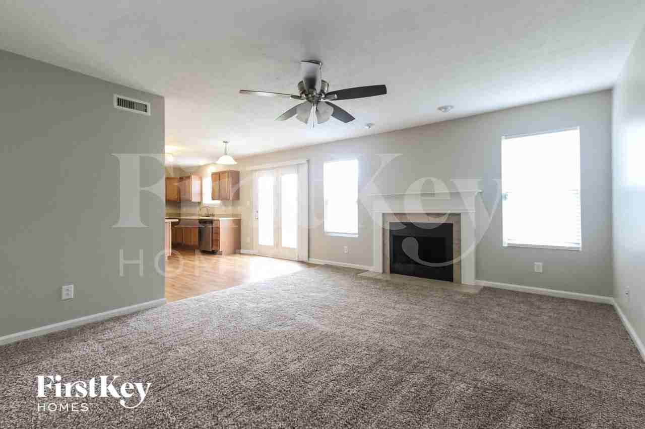 5254 Calabasas Dr - Photo 6 of 15