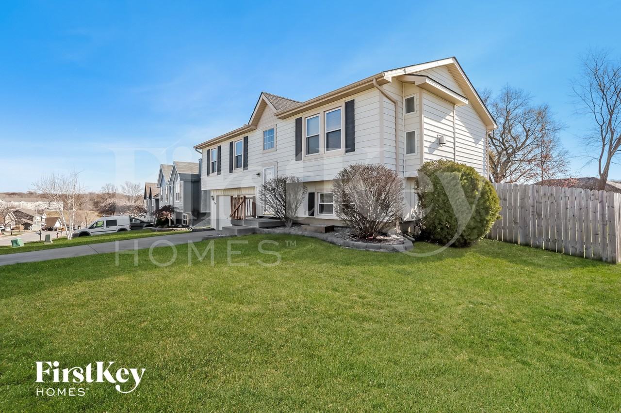 3509 Nw 85th St - Photo 2 of 15