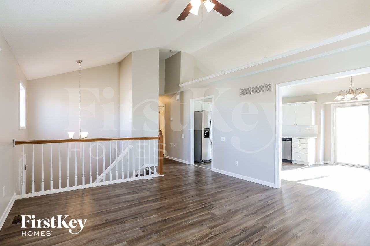 3509 Nw 85th St - Photo 4 of 15