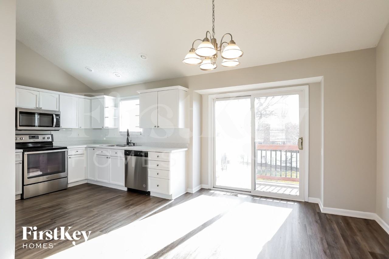 3509 Nw 85th St - Photo 5 of 15