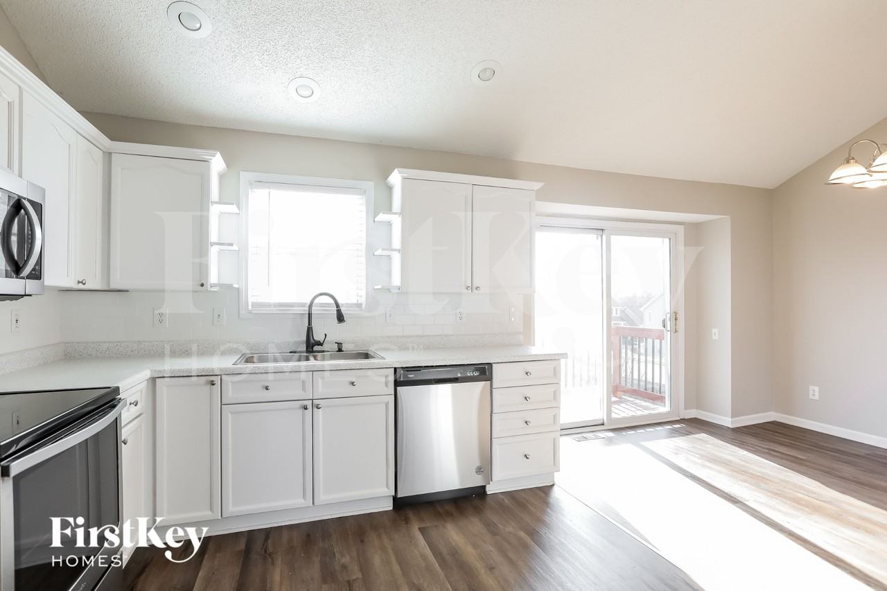 3509 Nw 85th St - Photo 6 of 15