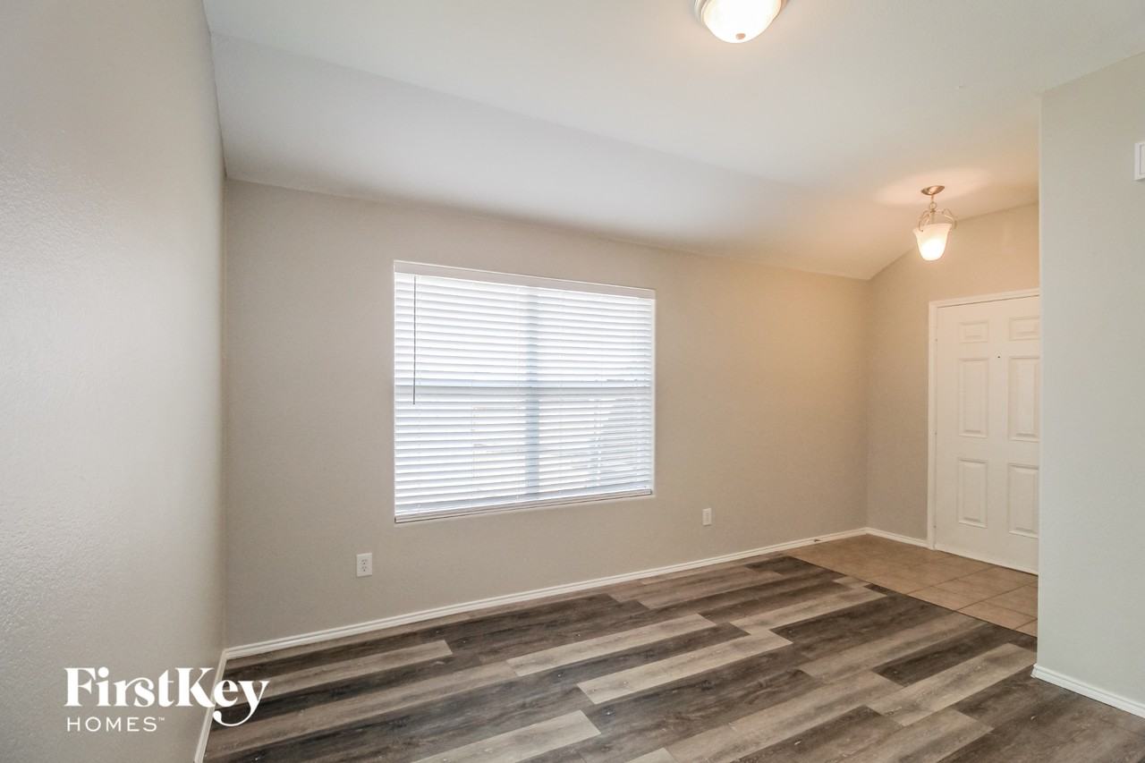 1450 Waldrop Dr - Photo 5 of 15