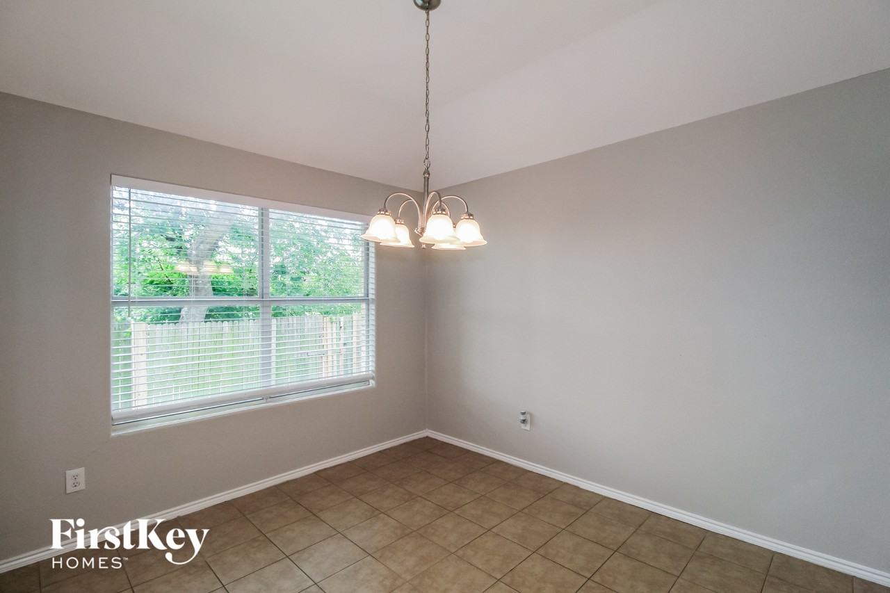 1450 Waldrop Dr - Photo 6 of 15