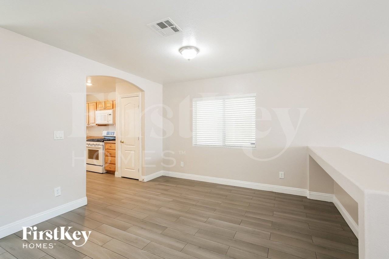 705 Picasso Picture Ct - Photo 5 of 16