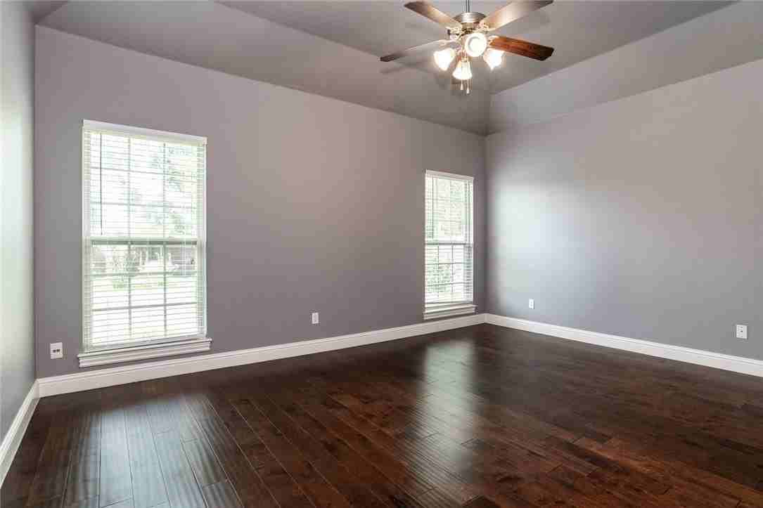 1201 Sw Willow Bend Ave - Photo 5 of 17