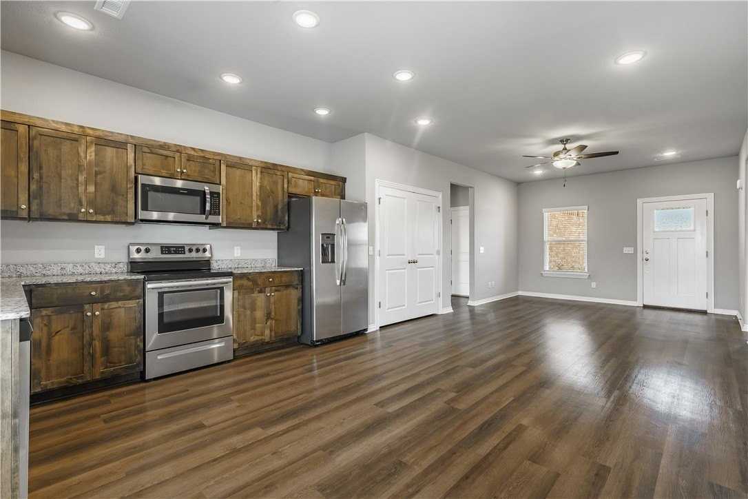 241 Williams Ct - Photo 6 of 21