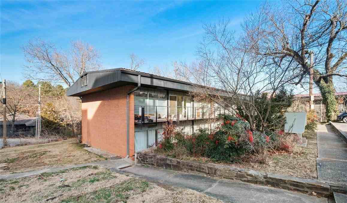 8 S Hill Ave - Photo 2 of 17