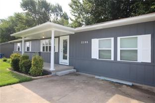 2104 Se 14th St - Photo 1 of 1