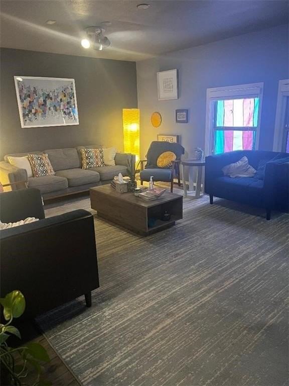 2104 Se 14th St - Photo 4 of 7