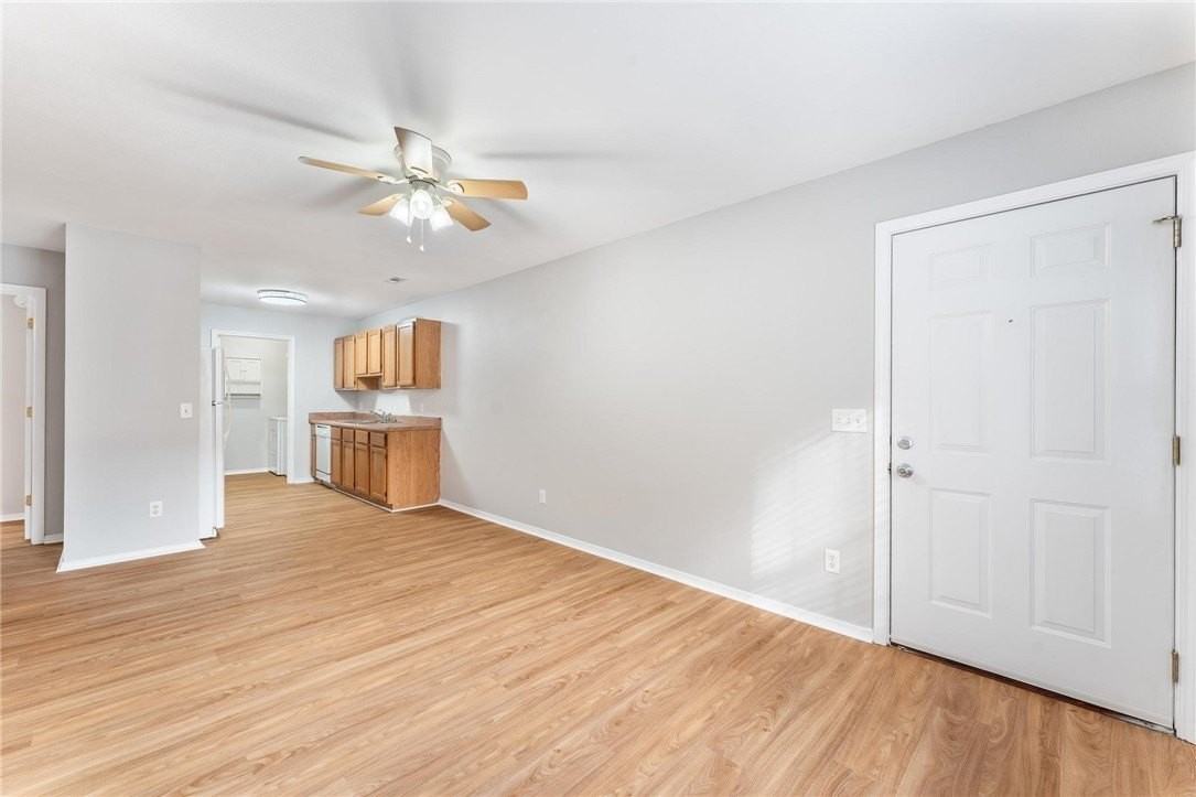 1437 W Sligo St #1 - Photo 3 of 17