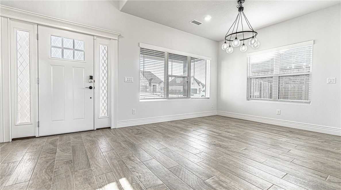 1100 Quailridge Way - Photo 2 of 26