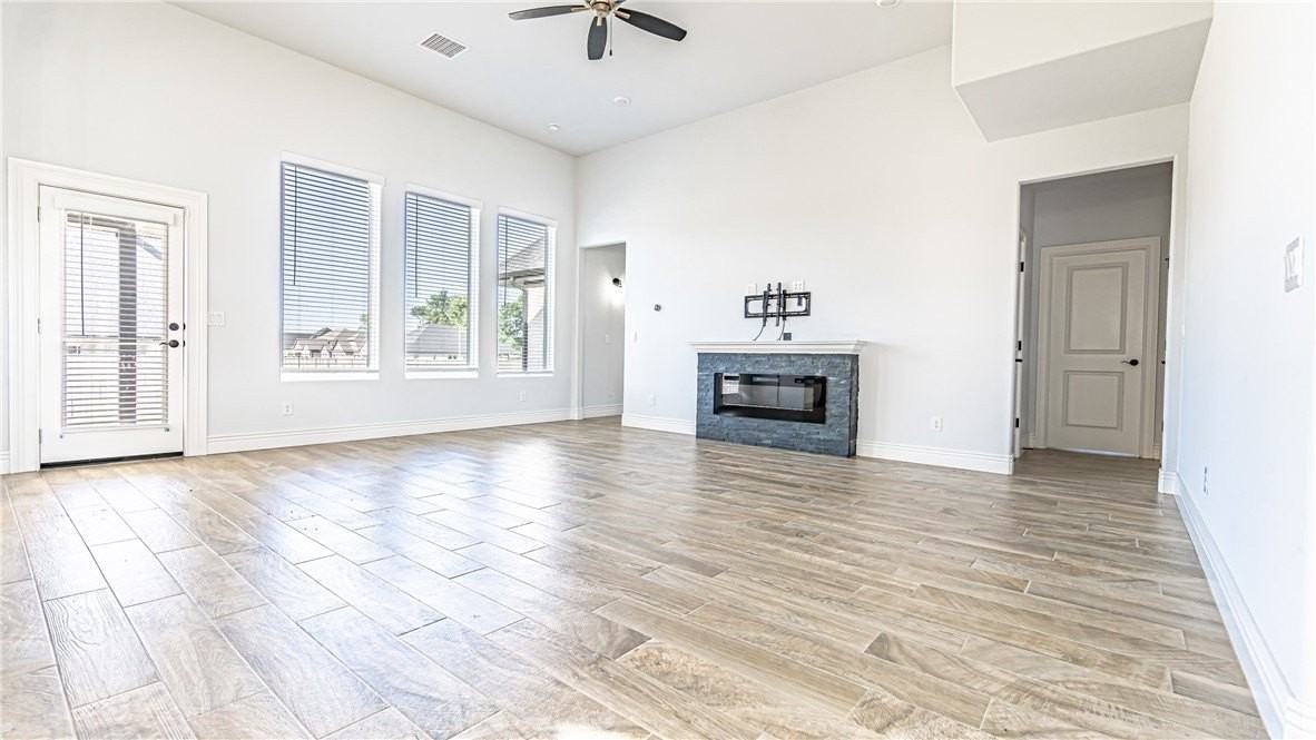 1100 Quailridge Way - Photo 5 of 26