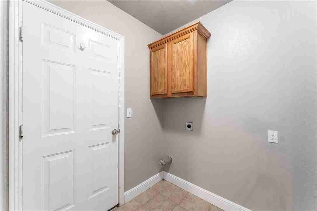 521 Red Bud St - Photo 6 of 19