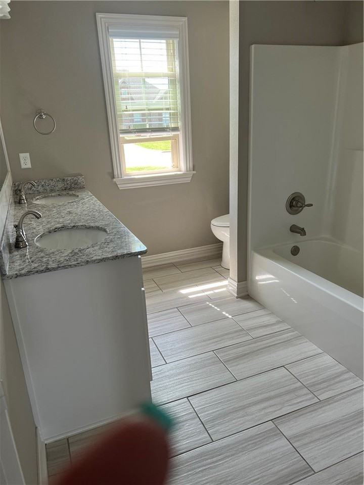 18061 Astor Dr - Photo 3 of 25