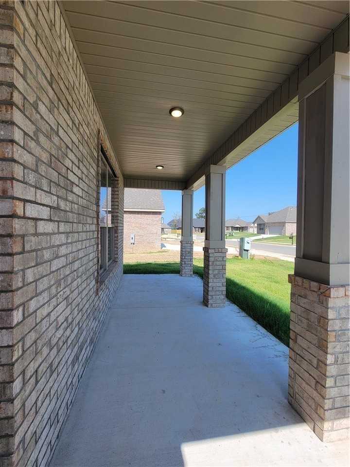 1041 Skyline Loop - Photo 3 of 21