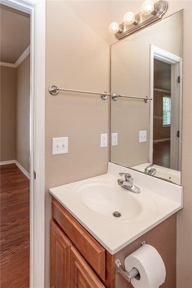 3538 W Thames Dr - Photo 7 of 17