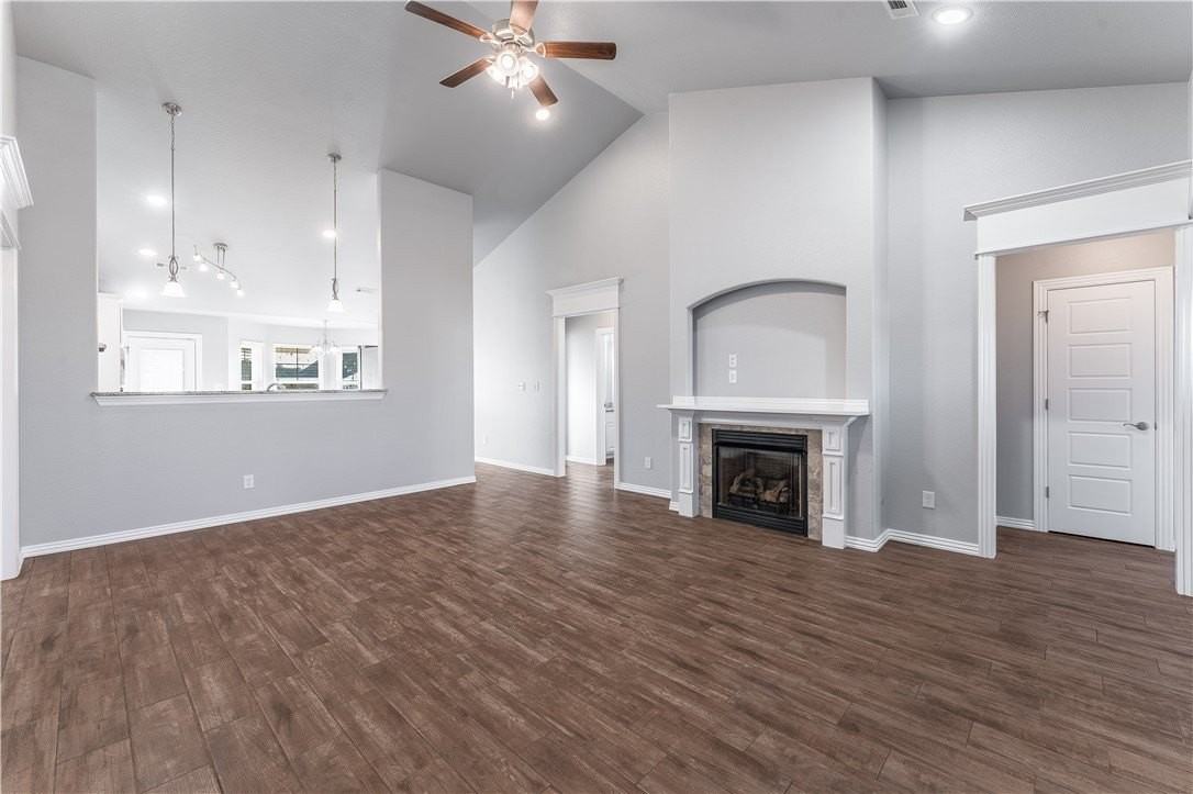 210 Adams St - Photo 2 of 20