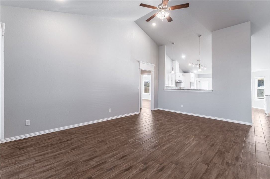 210 Adams St - Photo 3 of 20