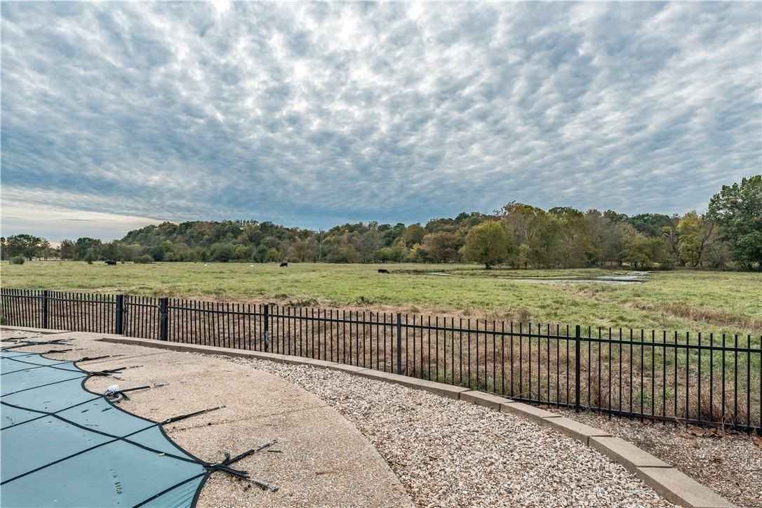 599 S Main St - Photo 6 of 29