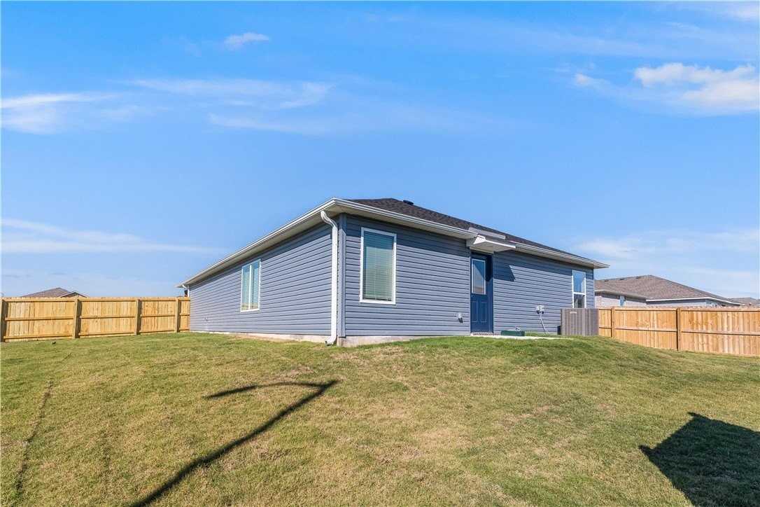 2111 E Annette Dr - Photo 2 of 19