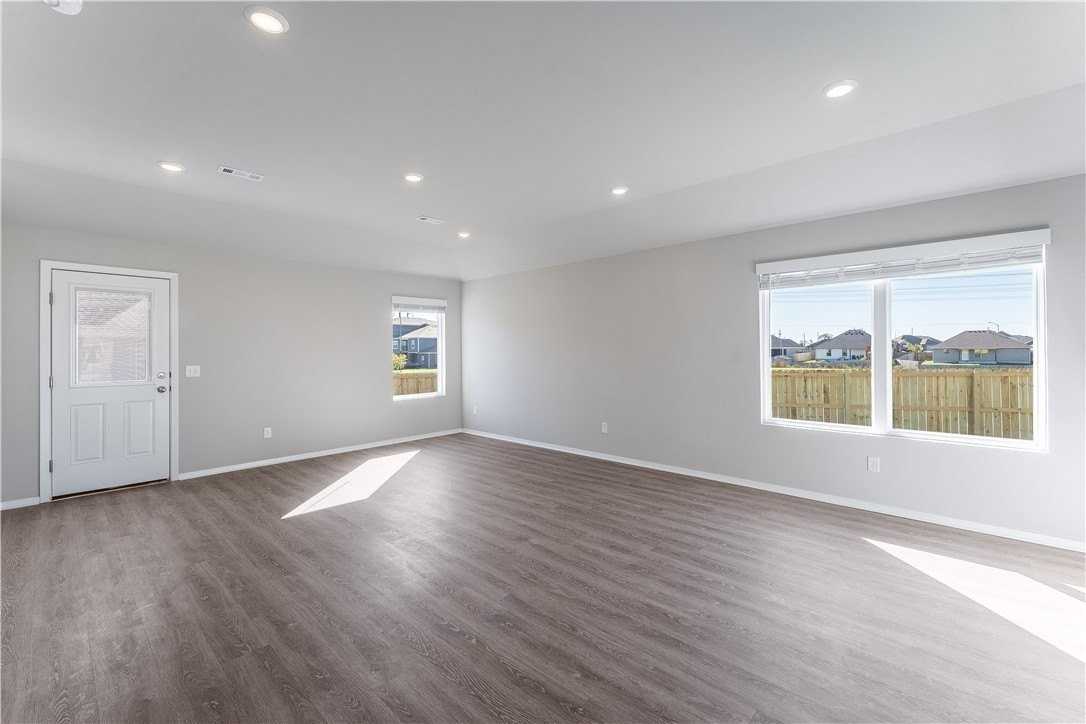 2111 E Annette Dr - Photo 5 of 19