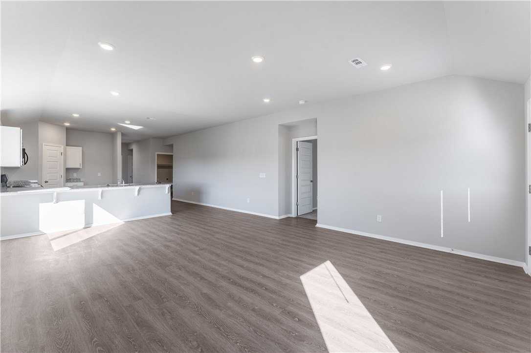 2111 E Annette Dr - Photo 6 of 19