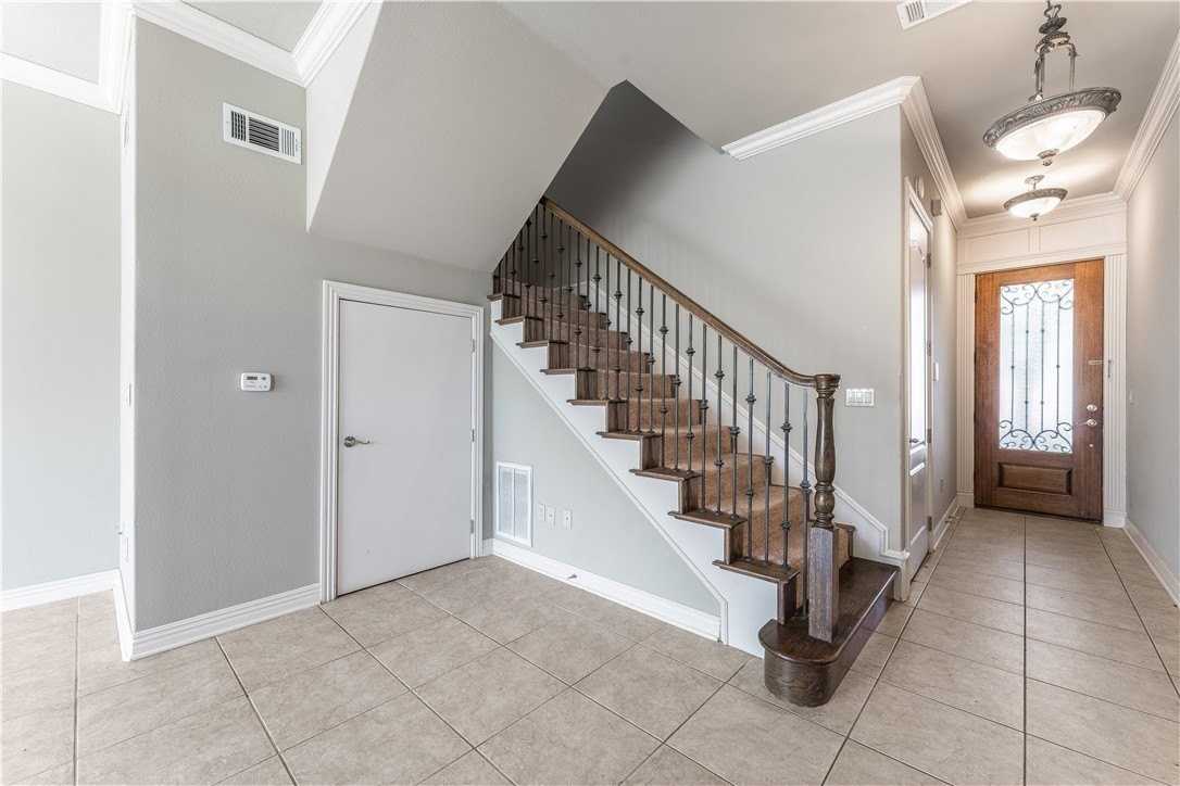 2612 S Everest Ave - Photo 4 of 19