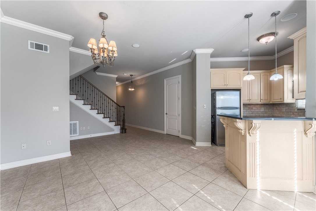 2612 S Everest Ave - Photo 6 of 19