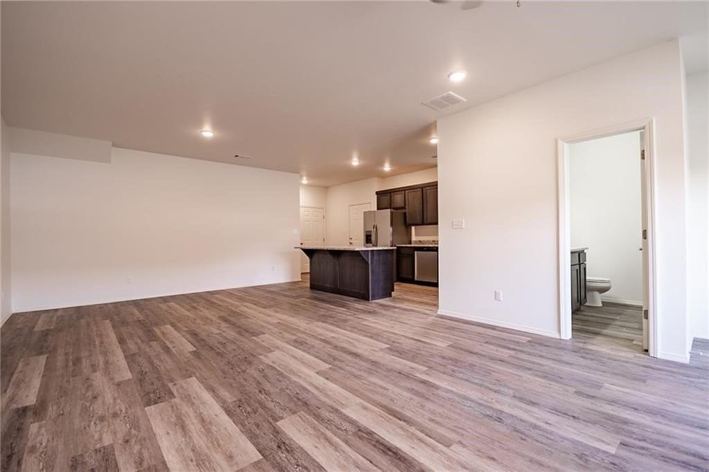 931 S Rupple Rd #2 - Photo 4 of 31