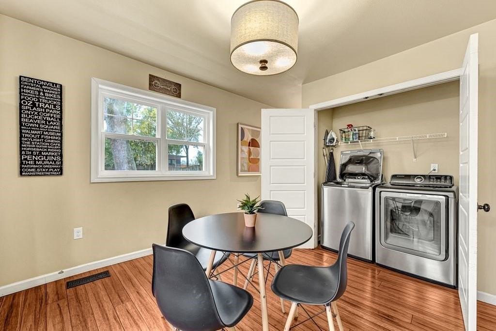 983 N Main St - Photo 7 of 26