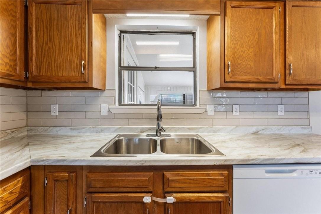 153 Hallack Ln - Photo 4 of 21