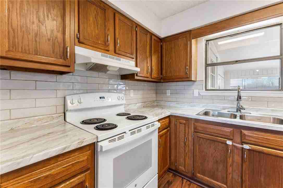 153 Hallack Ln - Photo 5 of 21