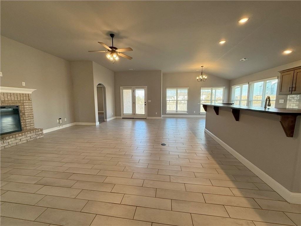 348 Fox Cir - Photo 3 of 18