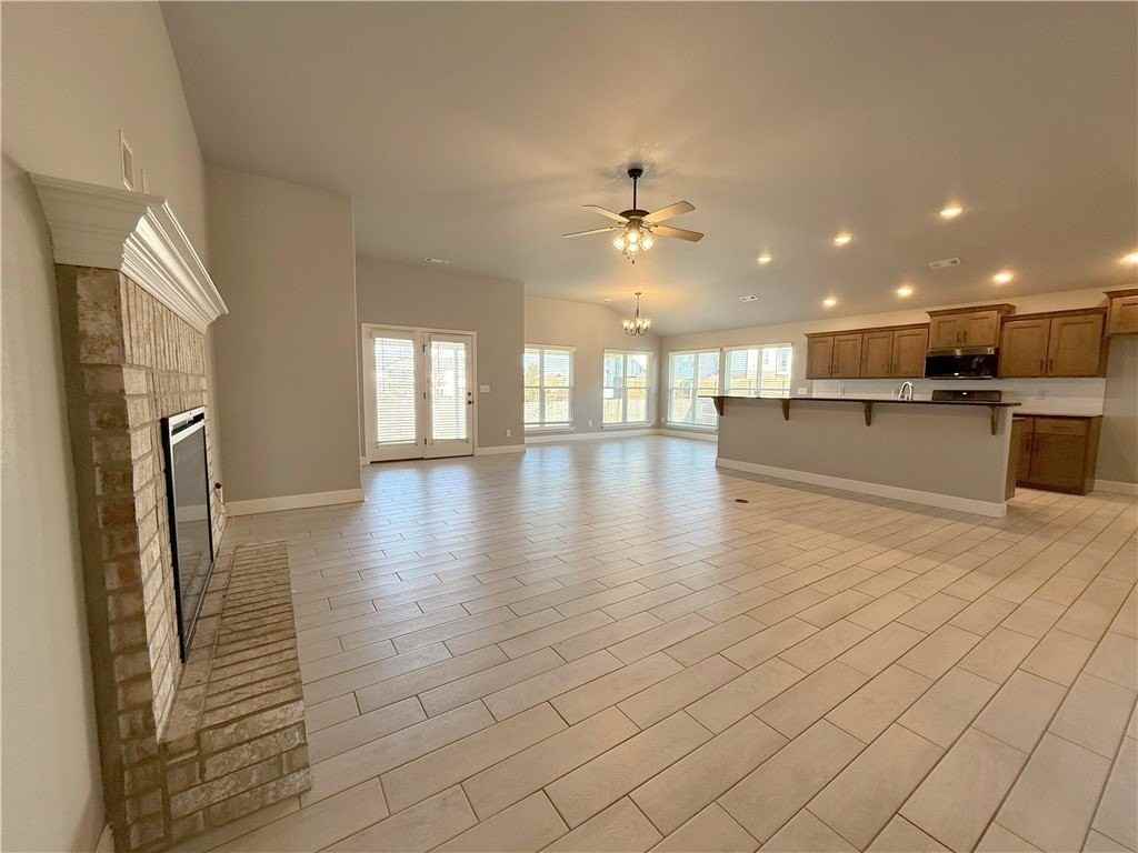 348 Fox Cir - Photo 4 of 18