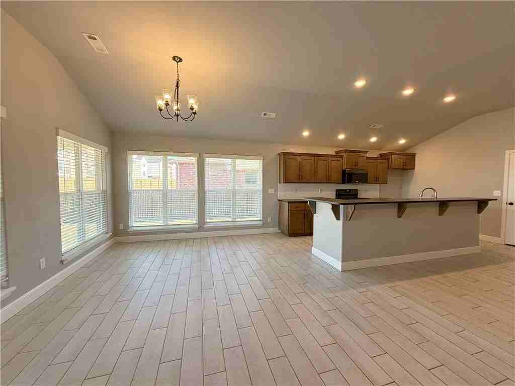 348 Fox Cir - Photo 5 of 18