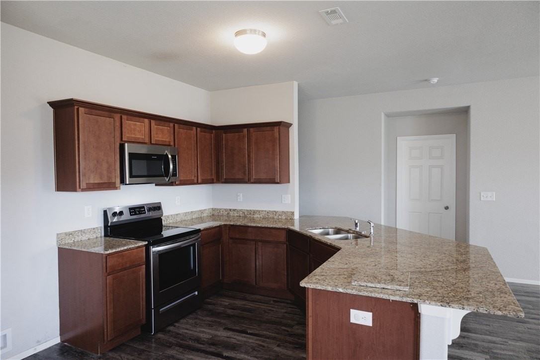 2301 Hickory Wood Ave - Photo 2 of 12