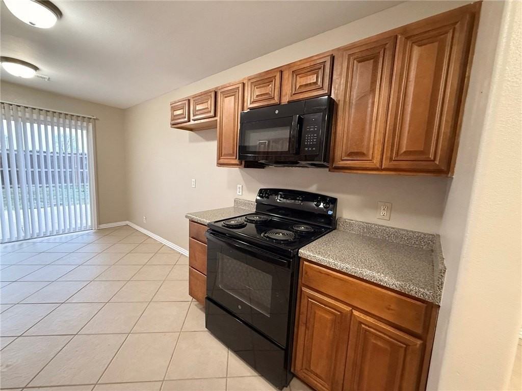 3108 S G St - Photo 4 of 12