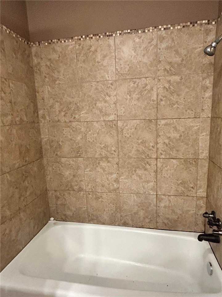 2 Powick Ln - Photo 6 of 21