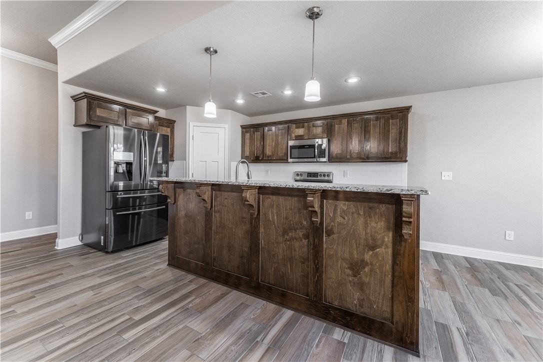 2220 Hunter Dr - Photo 4 of 14