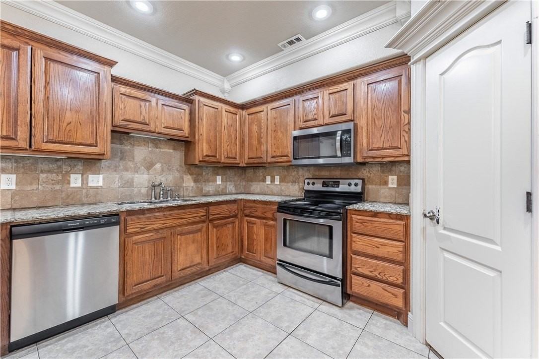 604 Nw 17th Ct - Photo 6 of 21