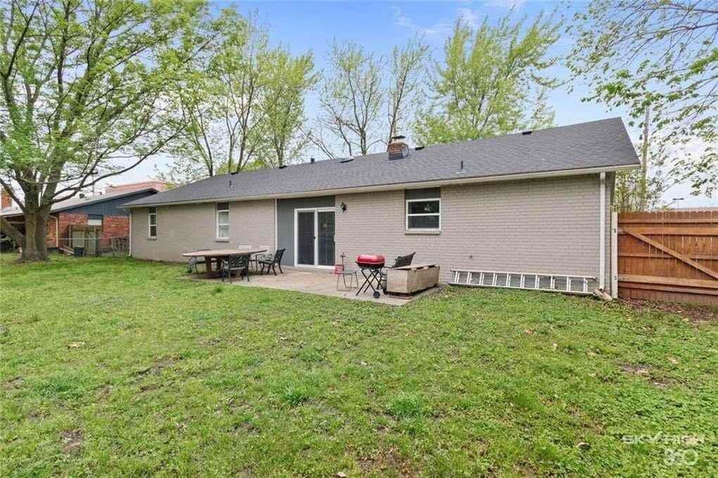 405 Sw 10th St - Photo 2 of 25