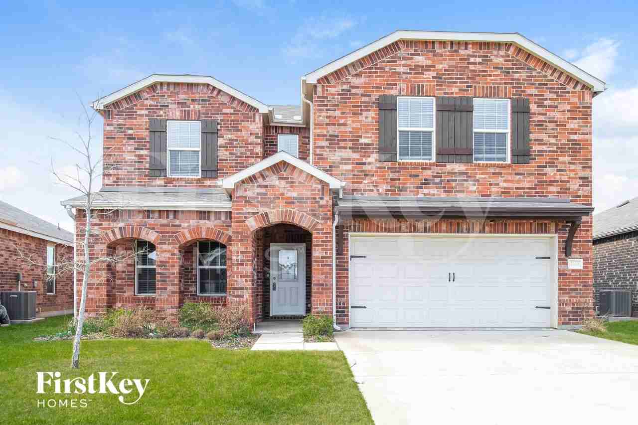 2320 Bernese Ln - Photo 3 of 16