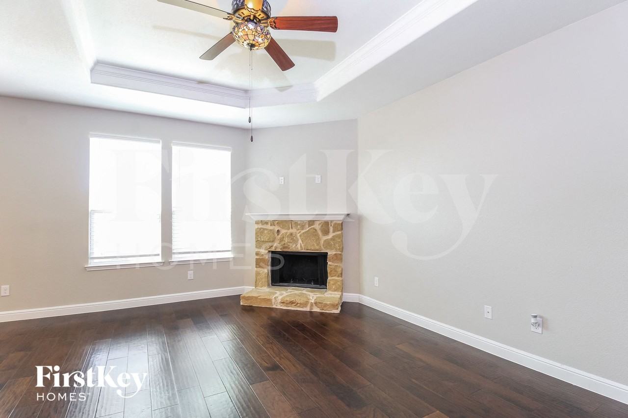 2320 Bernese Ln - Photo 4 of 16