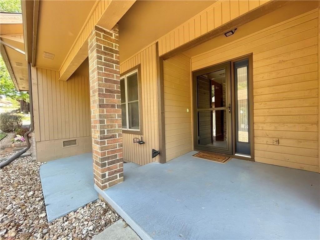 12 Walter Dr - Photo 3 of 27