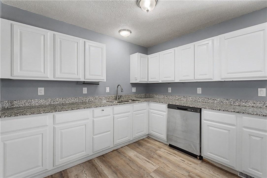 348 N 14th St - Photo 4 of 16
