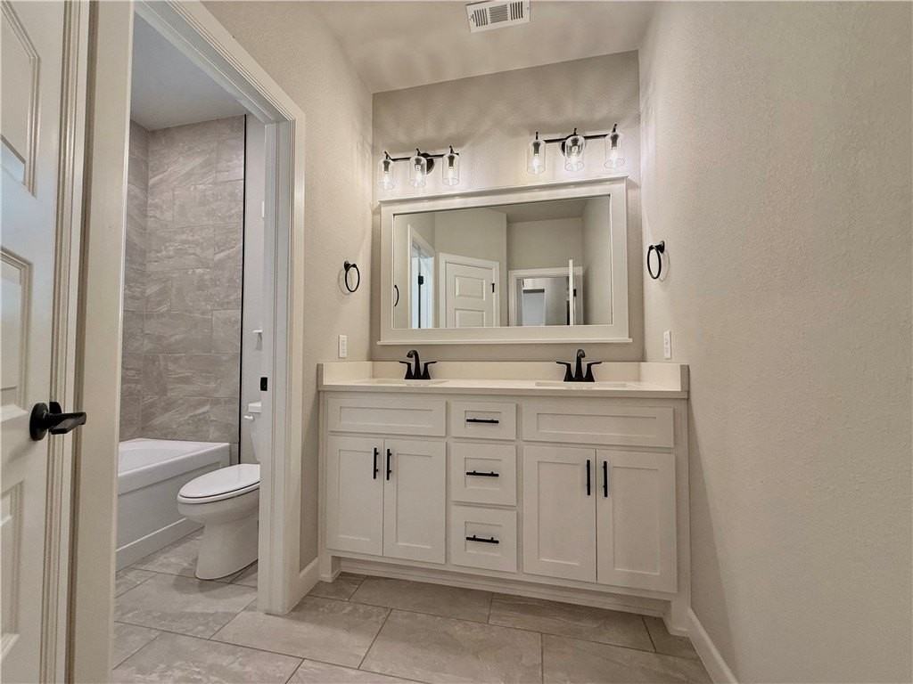 460 Casella St - Photo 7 of 7