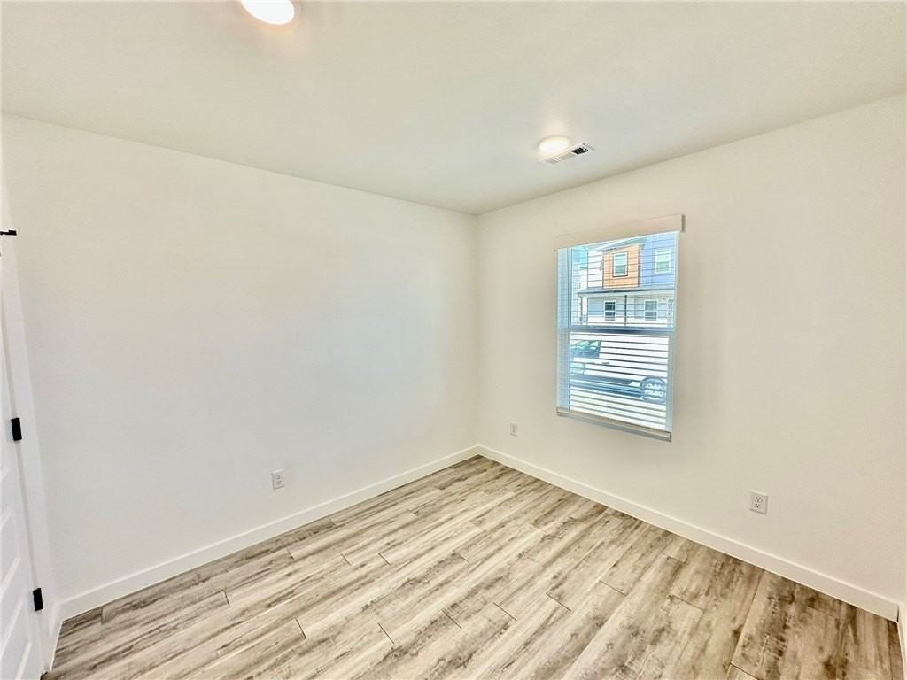 1101 States Ave - Photo 5 of 17